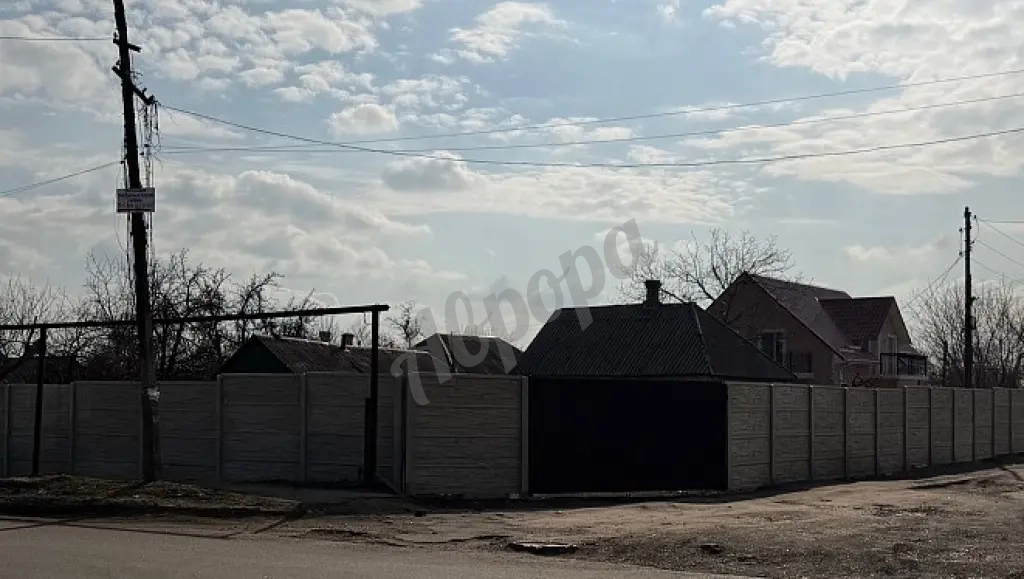 Продам ветхое домостроение, 6 соток - Макеевка, ул. Депутатская
