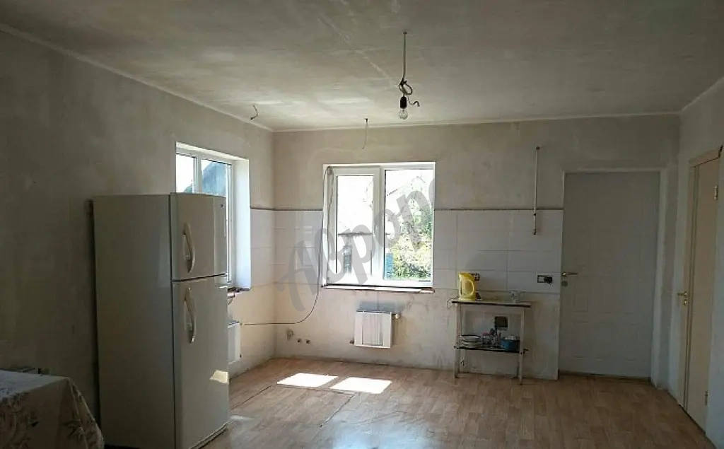 Продам дом от собственника Макеевка центр , коттеджи,92-х