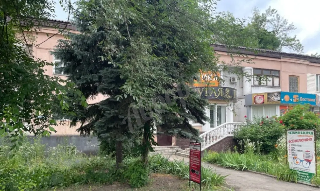 Сдаются помещения в центре Макеевки 10 и 15 м2(ул Ленина)