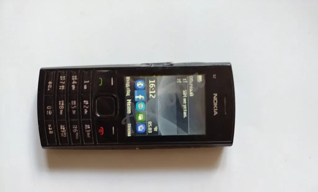 Мобильный телефон Nokia X2