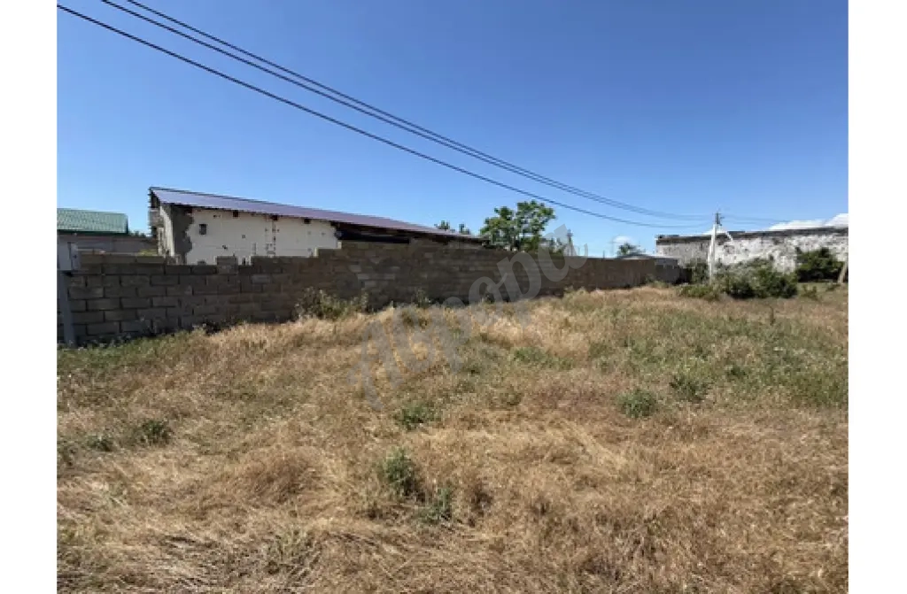 Продаются 8 соток в с.Штормовое по ул. Партизанская (1,5км от моря).