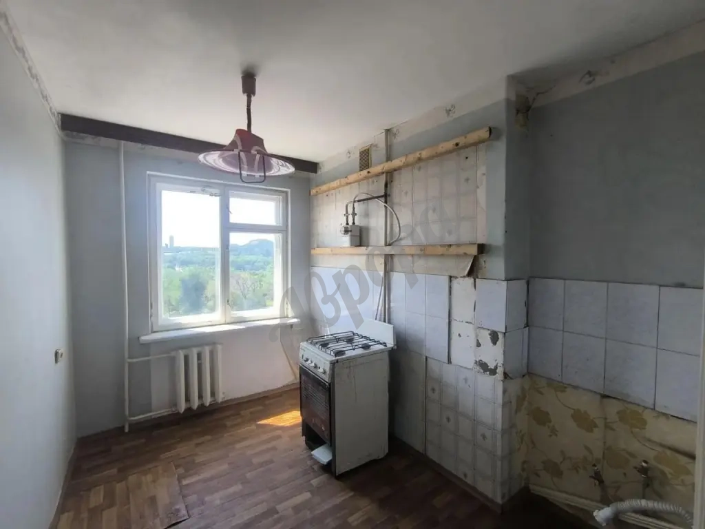 Продажа 2-комнатной квартиры в Ворошиловском районе, улица Коммунаров 1