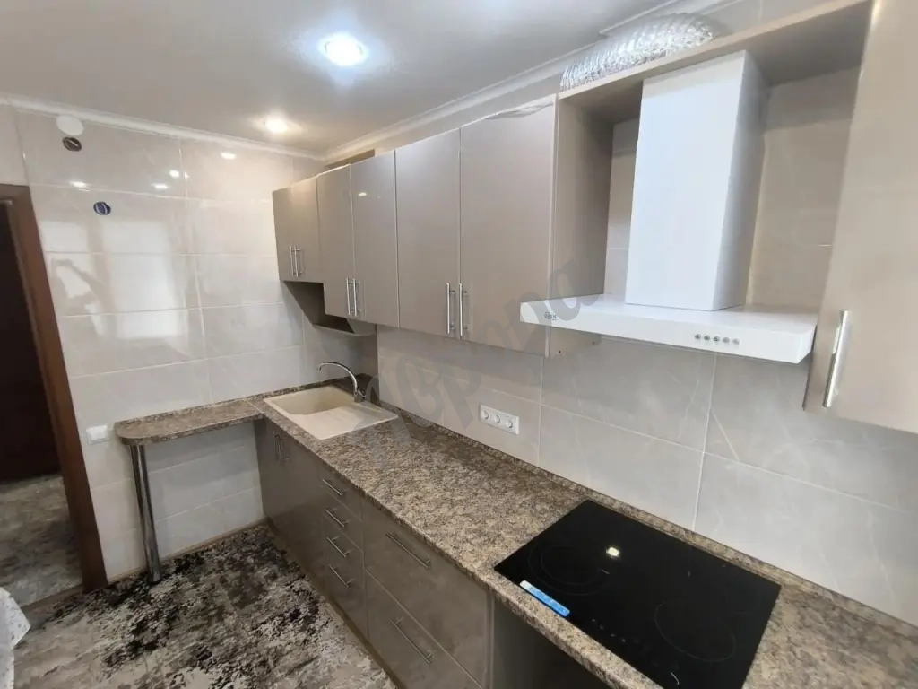 Продажа 2-комнатной квартиры в Калининском районе, улица Капитана Ратникова 12