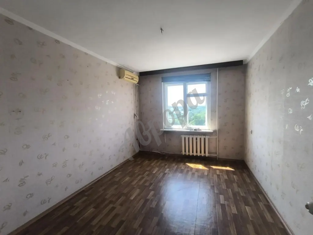 Продажа 2-комнатной квартиры в Ворошиловском районе, улица Коммунаров 1