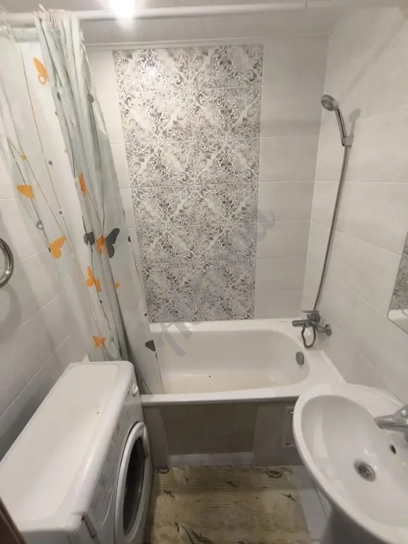 Продажа 2-комнатной квартиры в Калининском районе, улица Капитана Ратникова 12