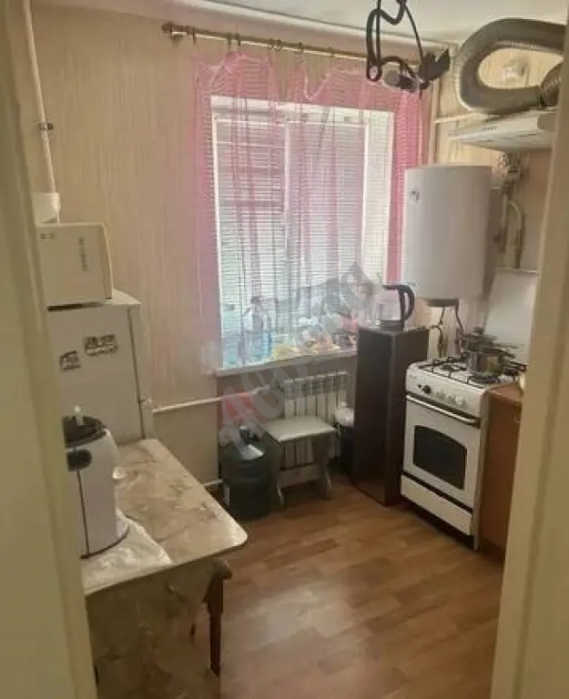 Продается 1 комнатная квартира 31кв.м проспект Нахимова 162