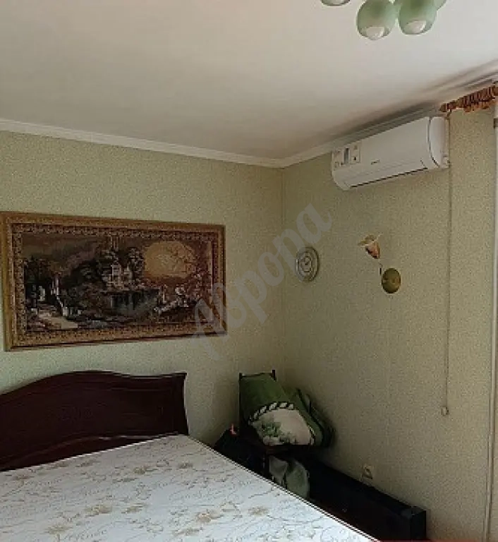Продам 2-комн. квартиру возле Парка Горького.