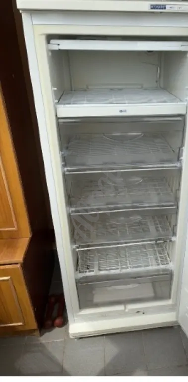 Продам морозильную камеру