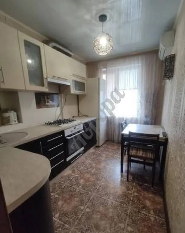 Продается 3 комнатная квартира 61кв.м улица 60 лет СССР