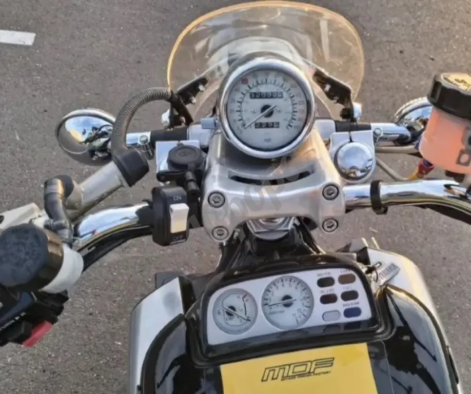 Продам мотоцикл Yamaha VMAX 1200 1998года