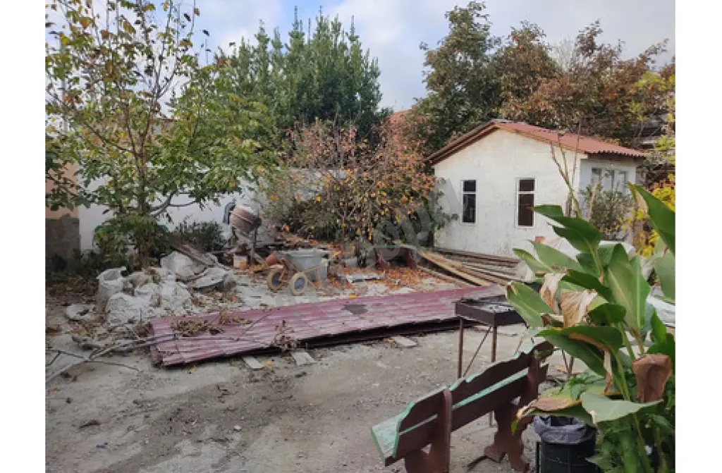 Продам дом в Алуште на 6 сот ИЖС с номерами