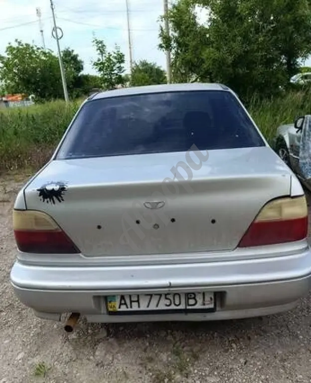Автомобиль Daewoo Nexia 1997года