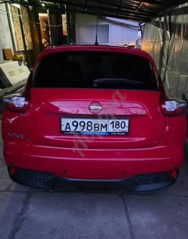 Автомобиль Nissan Juke 2018 года