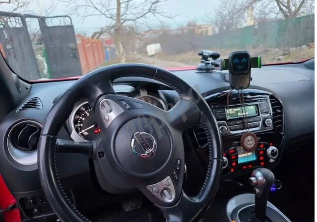 Автомобиль Nissan Juke 2018 года