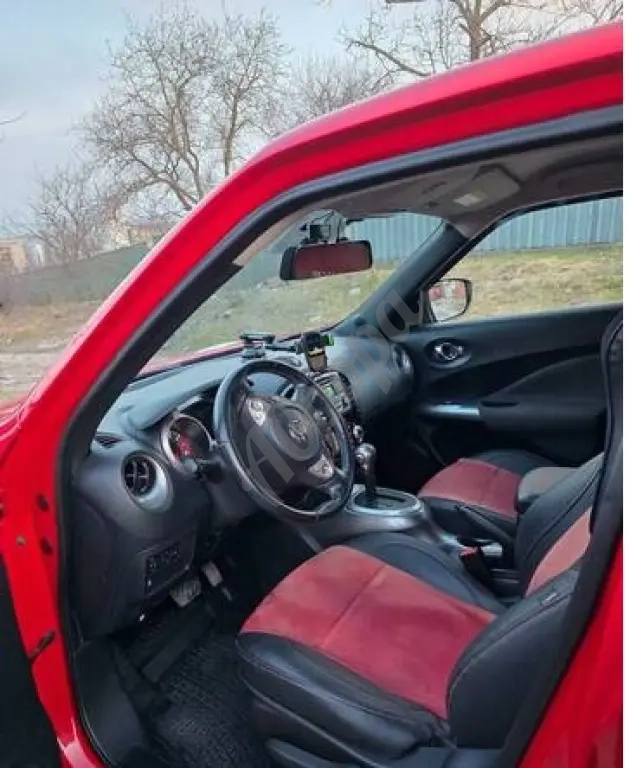 Автомобиль Nissan Juke 2018 года