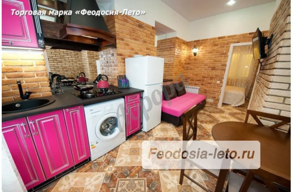 Сдам 2-х комнатный комфортабельный номер в Феодосии, в хорошем районе.