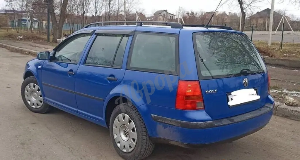Автомобиль Volkswagen Golf 4 универсал 2002 года