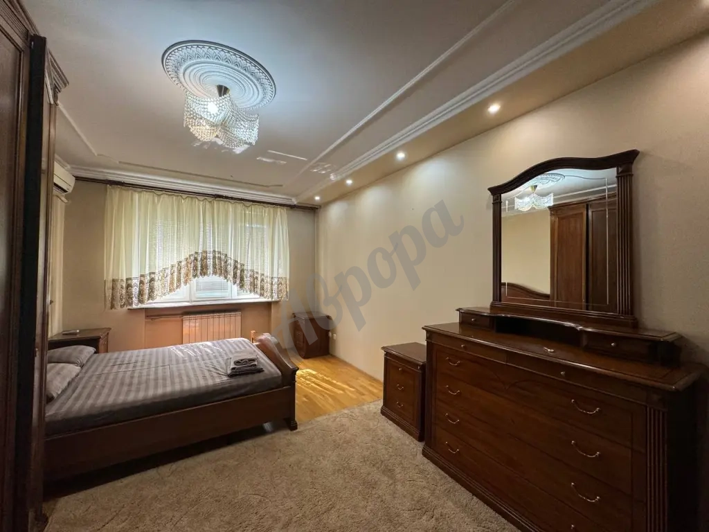 Квартира 65 м², 3 комнаты, 1 кровать