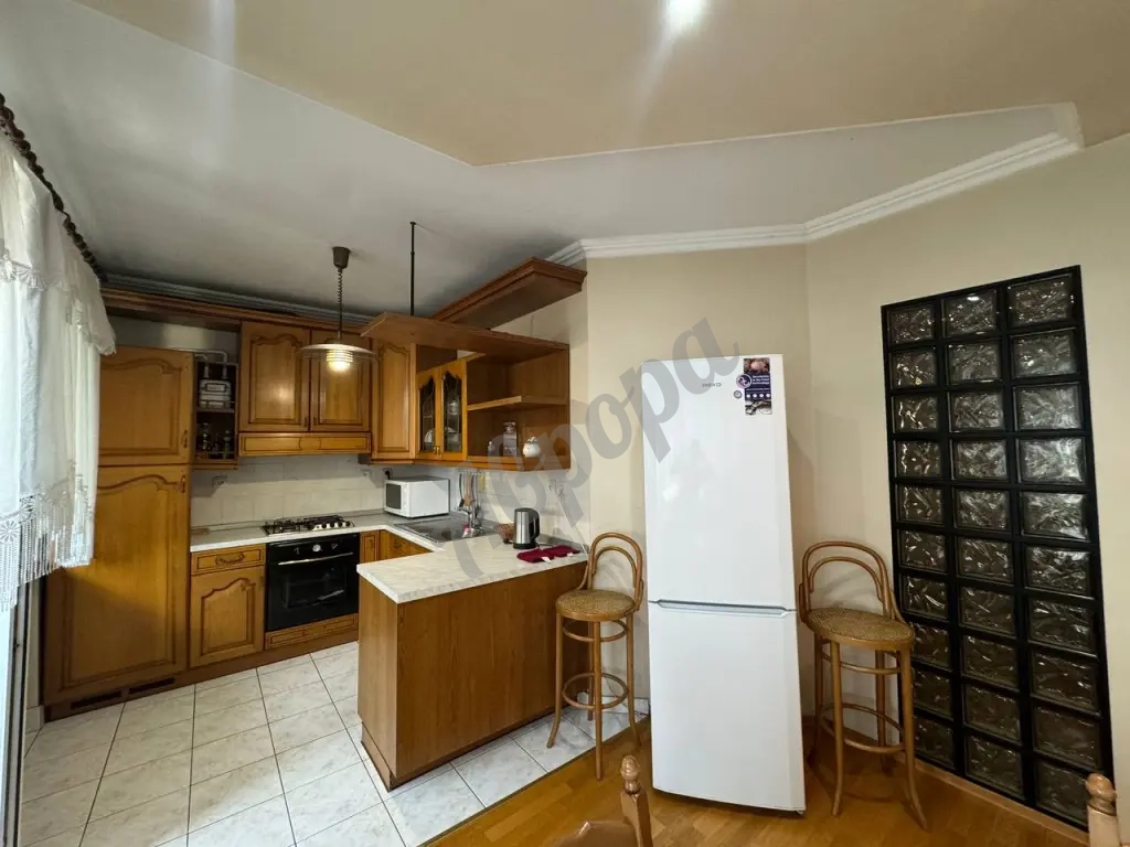 Квартира 65 м², 3 комнаты, 1 кровать