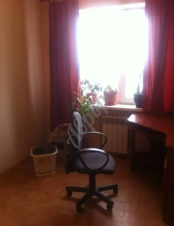 Продажа 4-комнатной в Кировском районе, улица Петровского 122