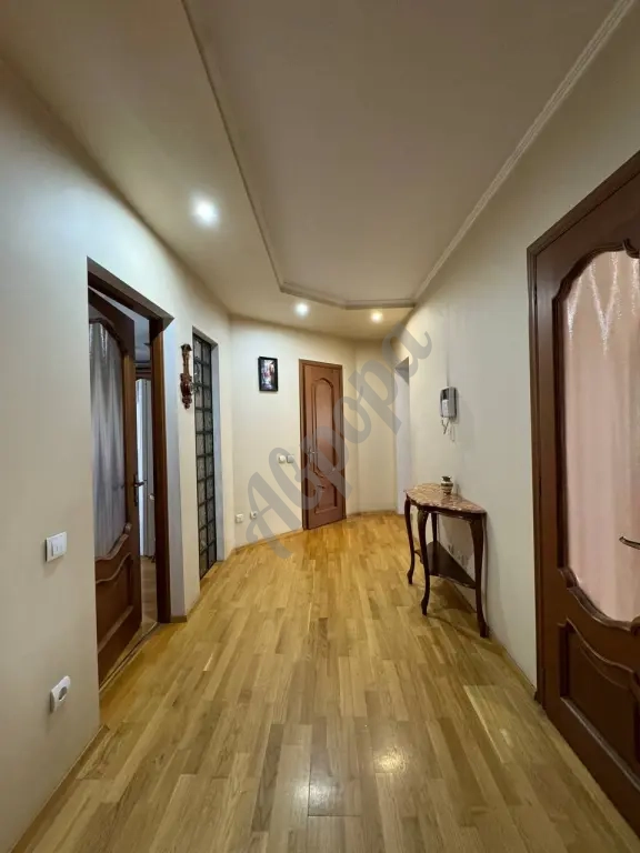 Квартира 65 м², 3 комнаты, 1 кровать