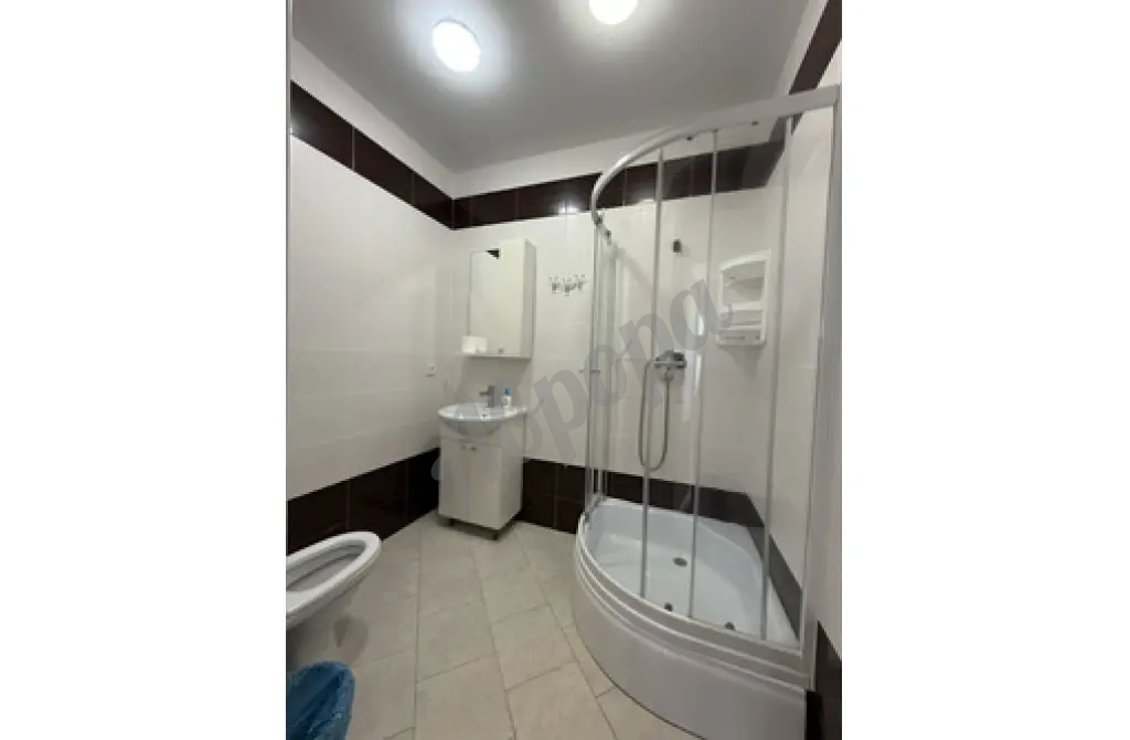 Продается дом + 4 номера в с. Уютное, массив Песчаный, 150м от моря.