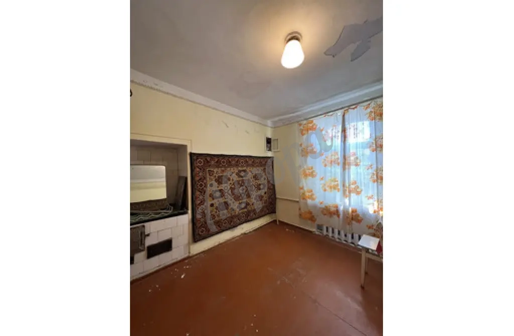 Продается двухкомнатная по ул. Мориса Тореза, р-н МЧС (950м от моря).