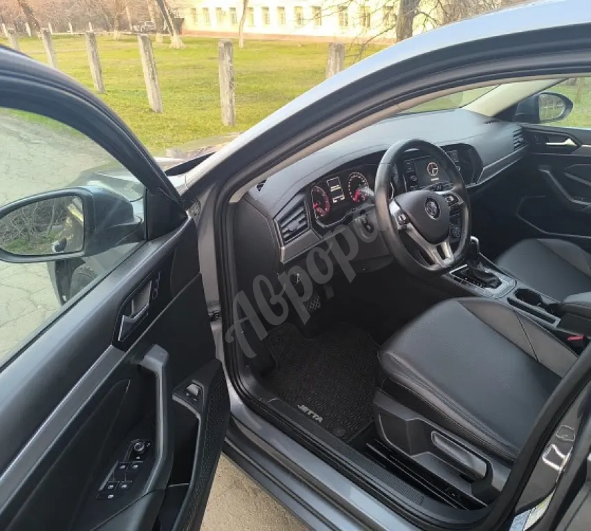 Продам Volkswagen Jetta 2021
