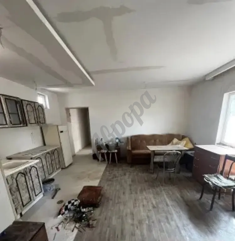 Продам дом 3 комнаты по цене 1 ком квартиры в Мариуполе в центре