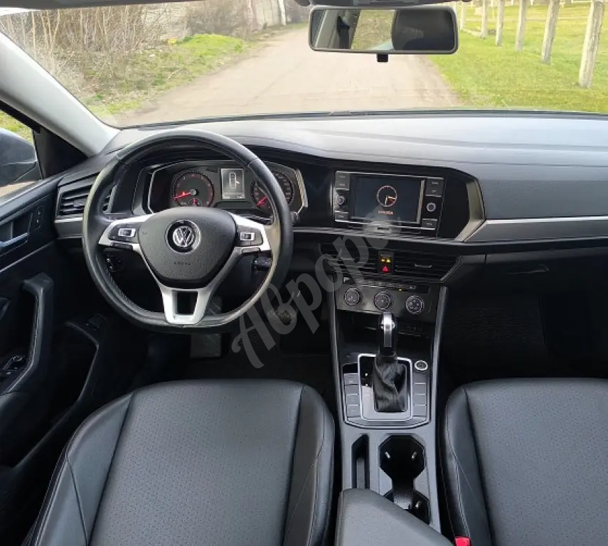 Продам Volkswagen Jetta 2021