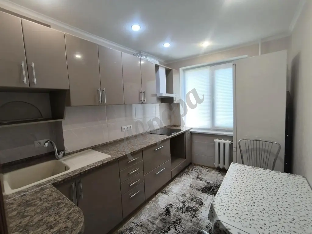 Продажа 2-комнатной квартиры в Калининском районе, Капитана Ратникова 12