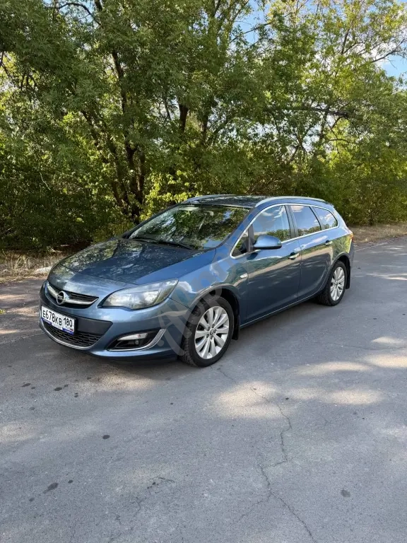 Продам Opel Astra J Sports Tourer (универсал)