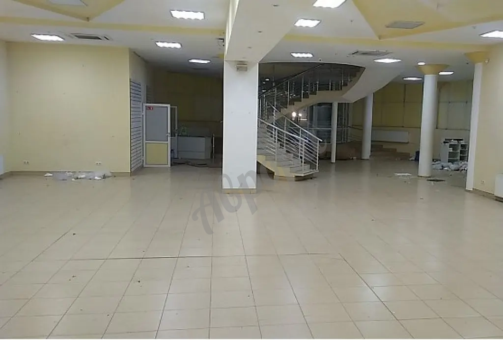Сдам в Аренду Торговый Центр в Луганске. Ремонт. Парковка. Центр.