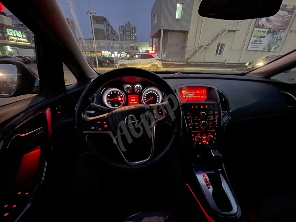 Продам Opel Astra J Sports Tourer (универсал)