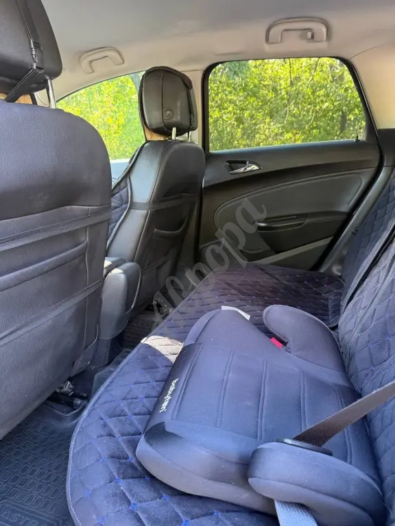 Продам Opel Astra J Sports Tourer (универсал)