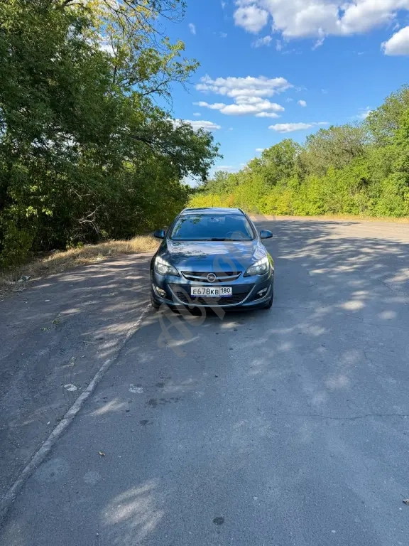 Продам Opel Astra J Sports Tourer (универсал)