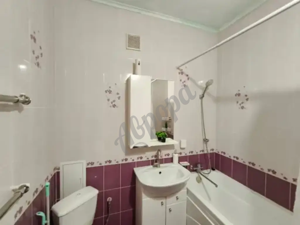 Продается 1ком. кв 49кв. м ул Амвросиевская 3,