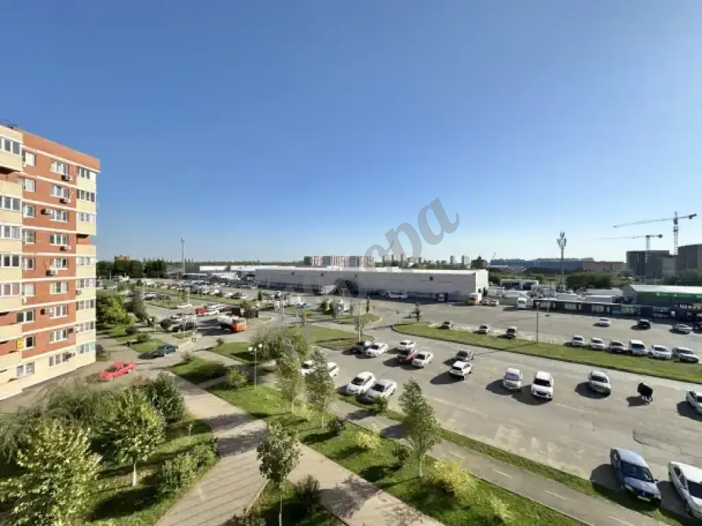 Продается 2-х к.кв. ул. Западный Обход, 52/ 34/ 10