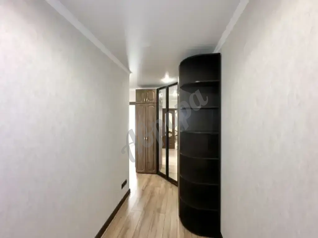 Продается 2-х к.кв. ул. Западный Обход, 52/ 34/ 10