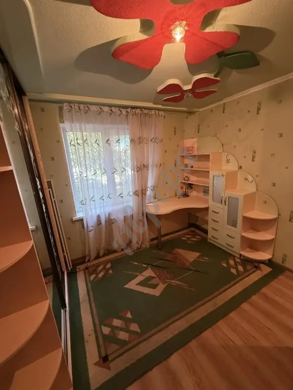 Продам 4ком. квартиру на Крытом Рынке