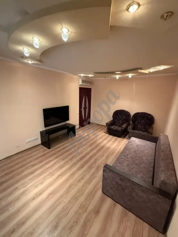 Продам 4ком. квартиру на Крытом Рынке