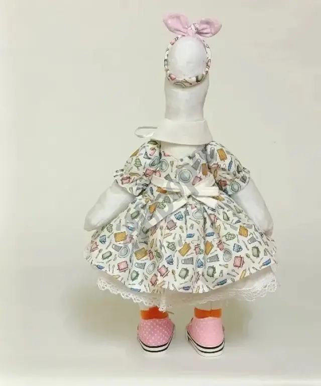 Мягкая игрушка Гусыня-хозяюшка