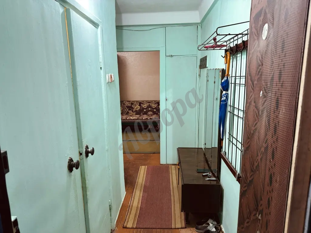 2-к. квартира 42 м² по адресу - г. Ясиноватая, мкр. Зорька, 1/5 эт.