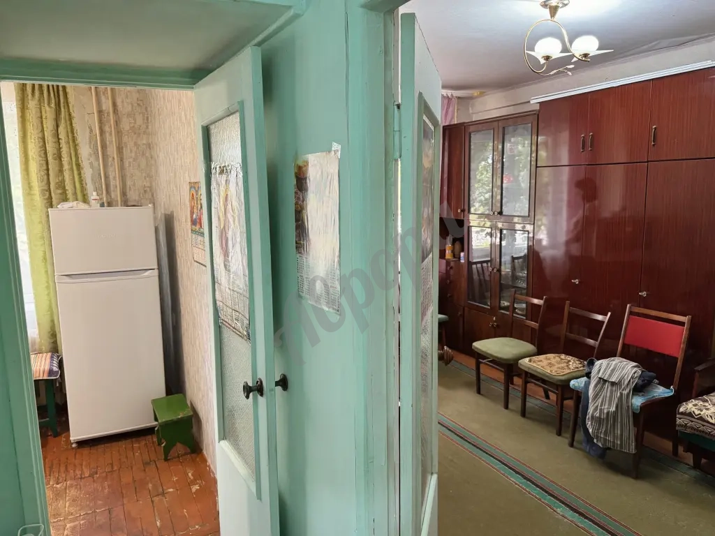 2-к. квартира 42 м² по адресу - г. Ясиноватая, мкр. Зорька, 1/5 эт.