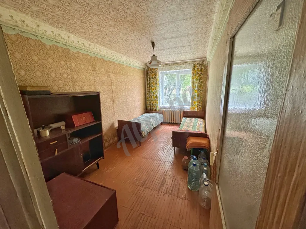 2-к. квартира 42 м² по адресу - г. Ясиноватая, мкр. Зорька, 1/5 эт.