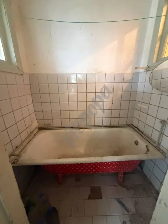 Продается 2-хкомнатная крупногабаритная «сталинка» в г.Макеевка По ул. Минина