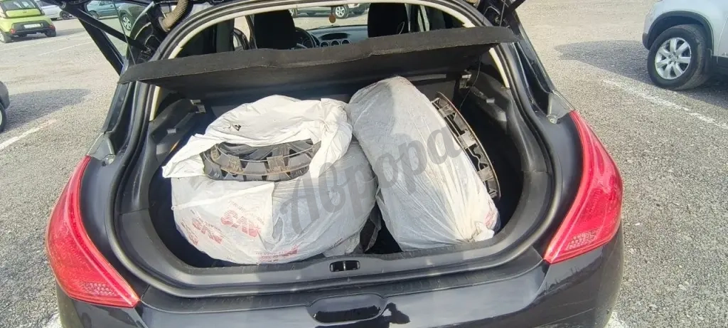 В продаже автомобиль Peugeot 308 1,6 AT, 2011 год