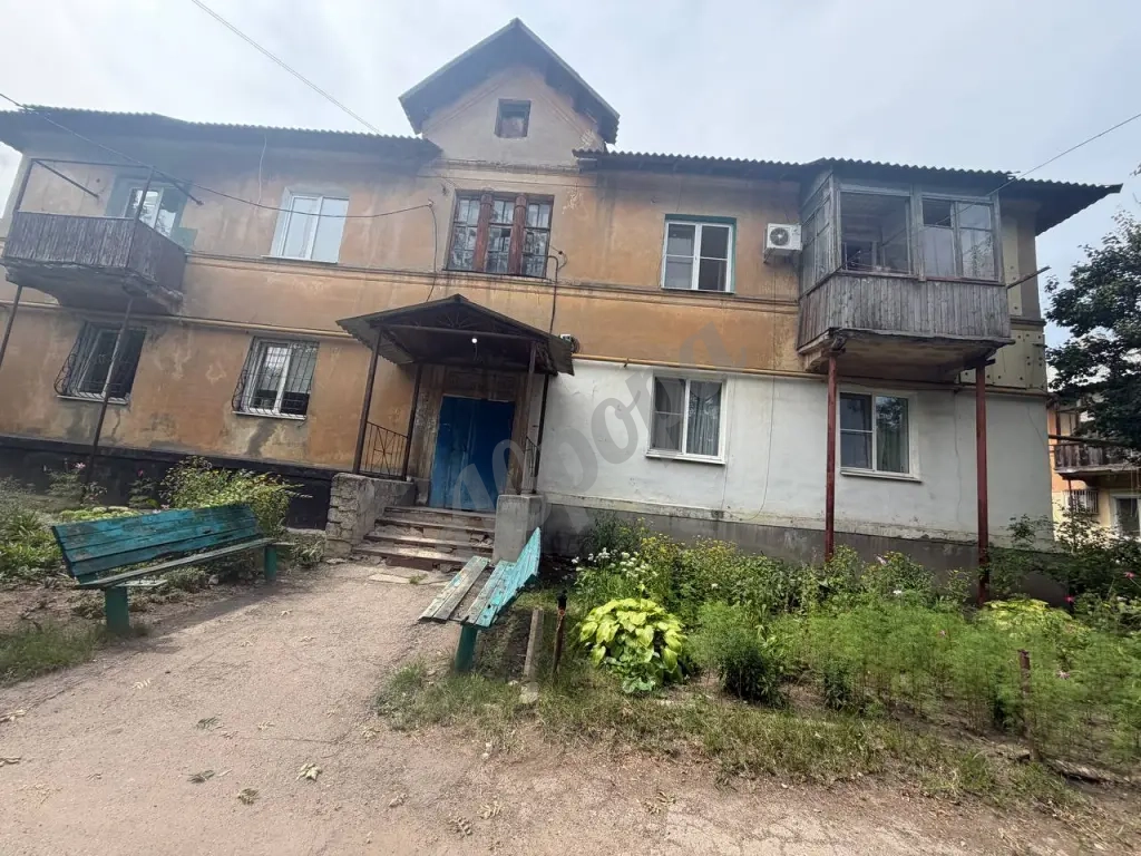 Продается 2-хкомнатная крупногабаритная «сталинка» в г.Макеевка По ул. Минина