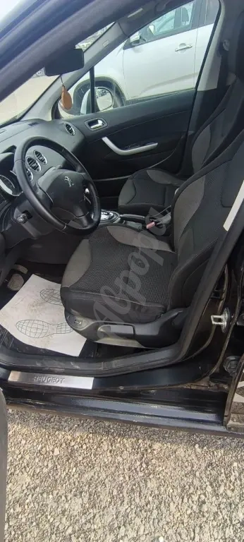 В продаже автомобиль Peugeot 308 1,6 AT, 2011 год