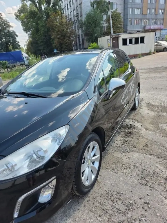 В продаже автомобиль Peugeot 308 1,6 AT, 2011 год